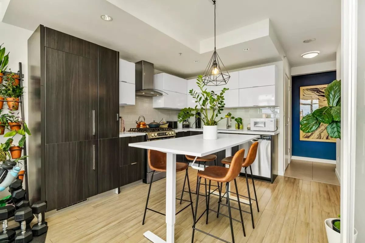 Dining Area Photo of 1604 1775 Quebec Street, Vancouver, BC