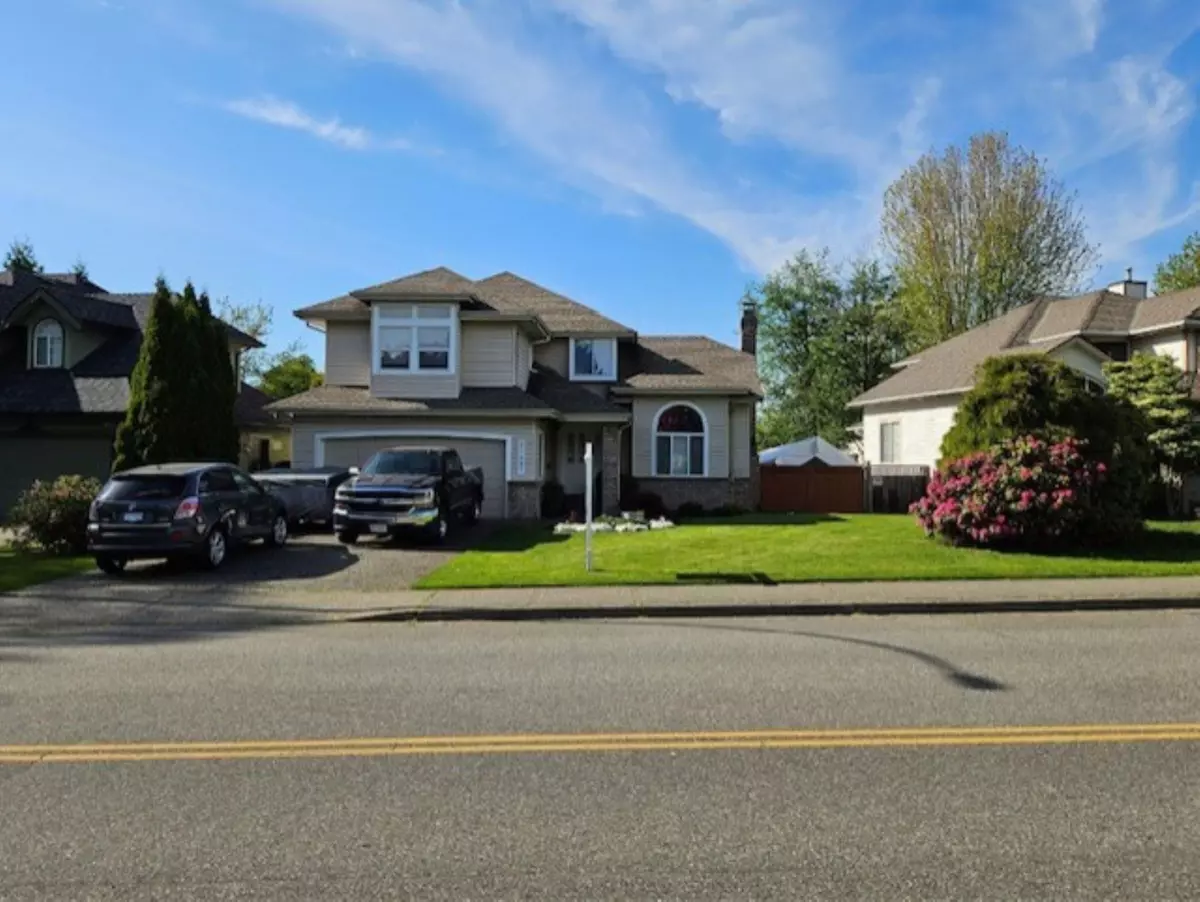 Living Room Photo of 21481 Telegraph Trail, Langley, BC
