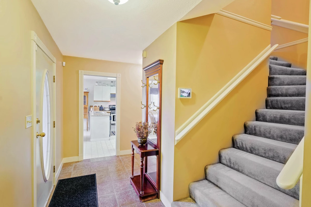 Living Room Photo of 23381 Whippoorwill Avenue, Maple Ridge, BC