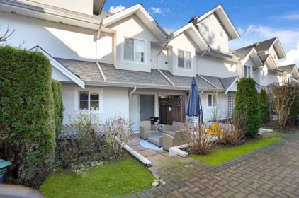 Pantry Photo of 5 15432 16a Avenue, Surrey, BC