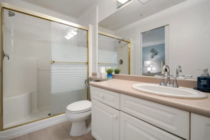 Walk-In Closet Photo of 5 15432 16a Avenue, Surrey, BC