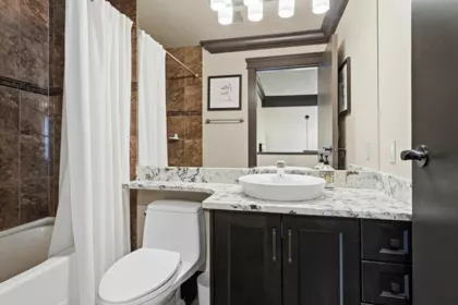 Entry Foyer Photo of 3673 Nico Wynd Drive, Surrey, BC