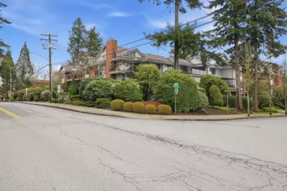 Hot Tub / Spa Photo of 109 15270 17 Avenue, Surrey, BC