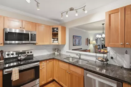 Kitchen Photo of 109 15270 17 Avenue, Surrey, BC