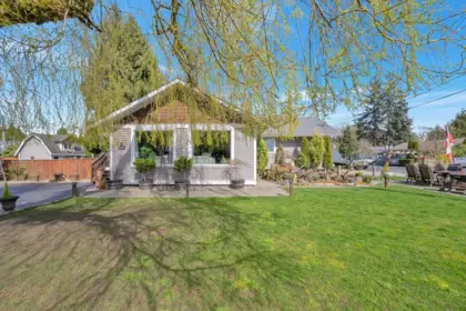 Breakfast Nook Photo of 21199 River Road, Maple Ridge, BC