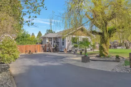 21199 River Road, Maple Ridge, BC, Maple Ridge — Single Family Residence for sale