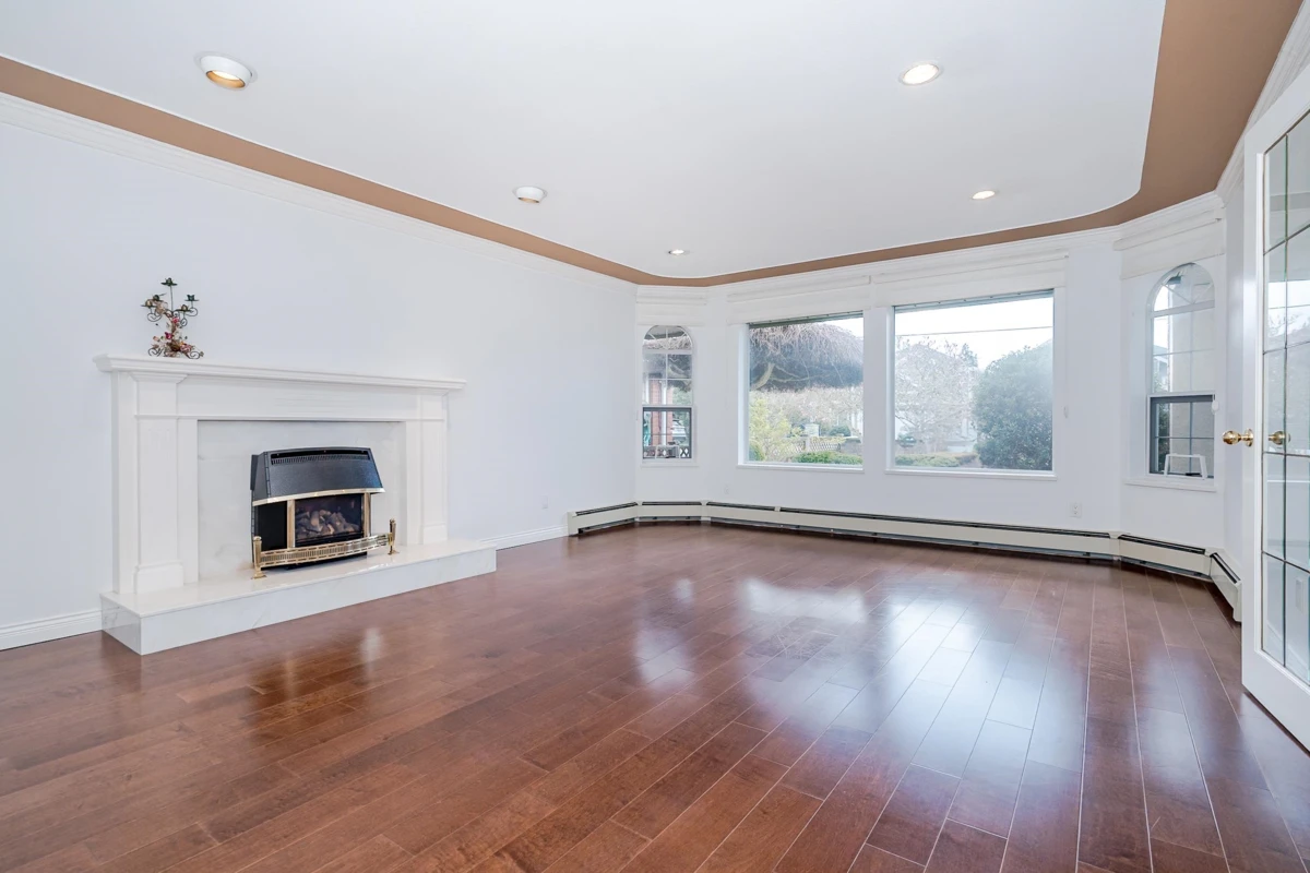 Living Room Photo of 5371 Maple Road, Richmond, BC