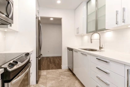 Primary Bedroom Photo of 102 9948 151 Street, Surrey, BC