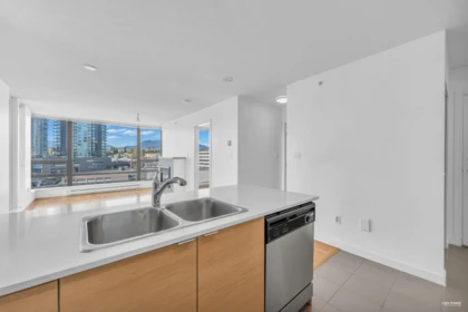 1002 4178 Dawson Street, Burnaby, BC, Burnaby — Apartment/Condo for sale