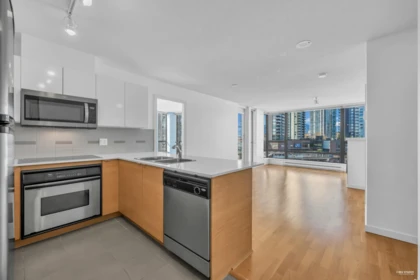 1002 4178 Dawson Street, Burnaby, BC, Burnaby — Apartment/Condo for sale