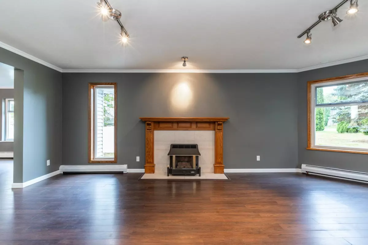 Family Room Photo of 8072 170a Street, Surrey, BC
