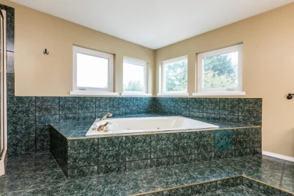 Basement Recreation Room Photo of 8072 170a Street, Surrey, BC