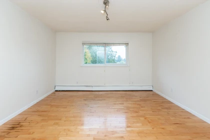 Hallway Photo of 8072 170a Street, Surrey, BC
