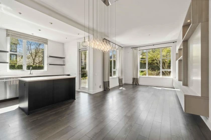 Kitchen Island Photo of 109 550 Seaborne Place, Port Coquitlam, BC