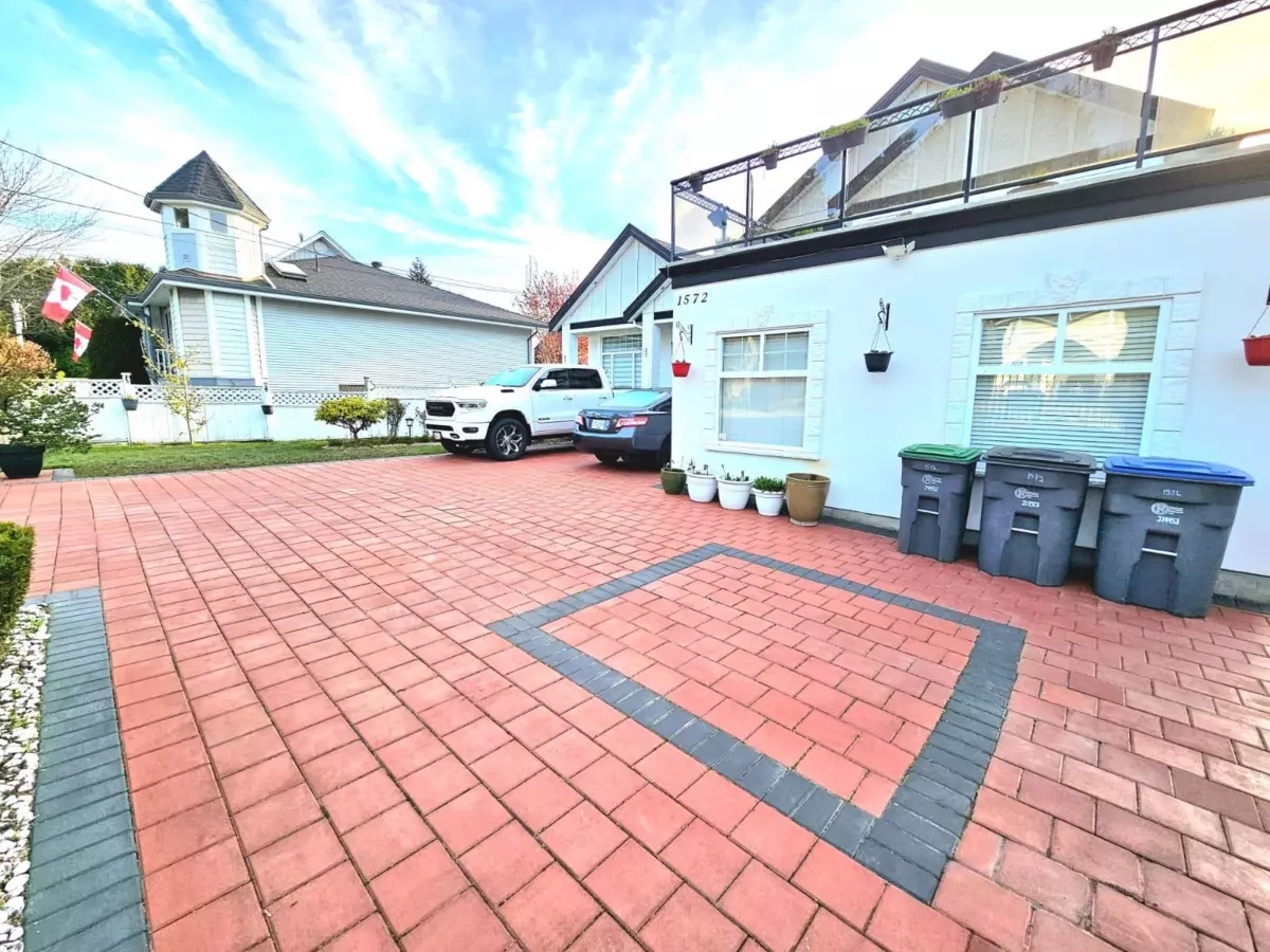 Family Room Photo of 1572 160 Street, Surrey, BC