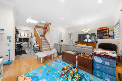 Basement Recreation Room Photo of 62 E 61st Avenue, Vancouver, BC