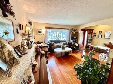 Breakfast Nook Photo of 1320 Tenth Avenue, New Westminster, BC