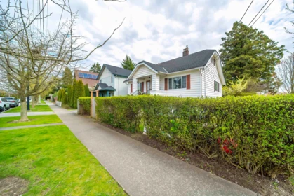 1320 Tenth Avenue, New Westminster, BC, New Westminster — Single Family Residence for sale