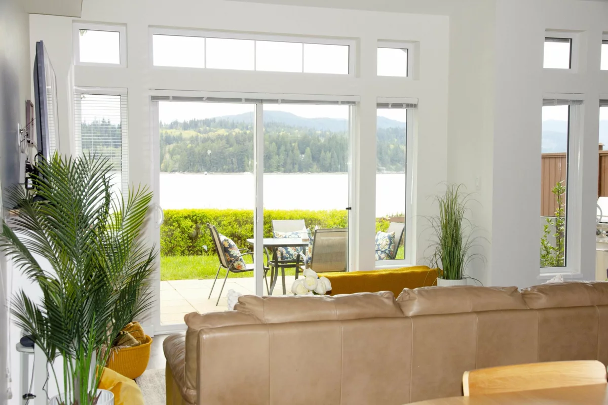 Dining Area Photo of 5915 Beachgate Lane, Sechelt, BC