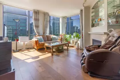 1602 4567 Hazel Street, Burnaby, BC, Burnaby — Apartment/Condo for sale