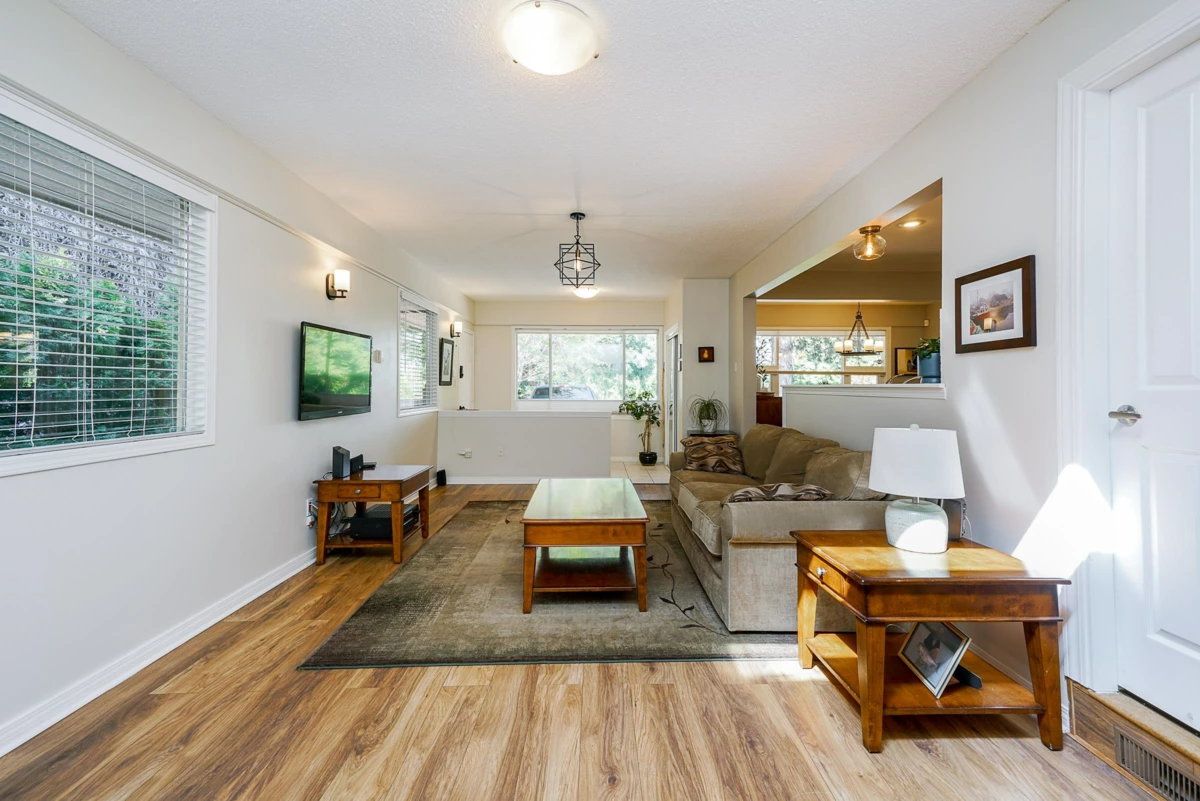 Living Room Photo of 15460 26 Avenue, Surrey, BC