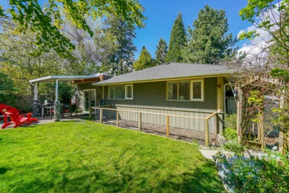 Front Yard Photo of 15460 26 Avenue, Surrey, BC