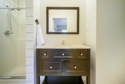 Guest Bathroom Photo of 15460 26 Avenue, Surrey, BC