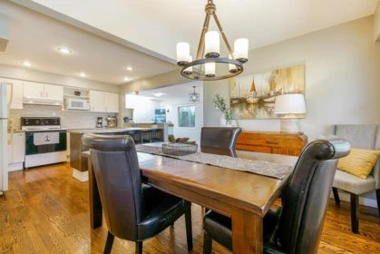 Kitchen Island Photo of 15460 26 Avenue, Surrey, BC