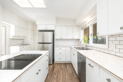 Breakfast Nook Photo of 429 Newlands Road, West Vancouver, BC