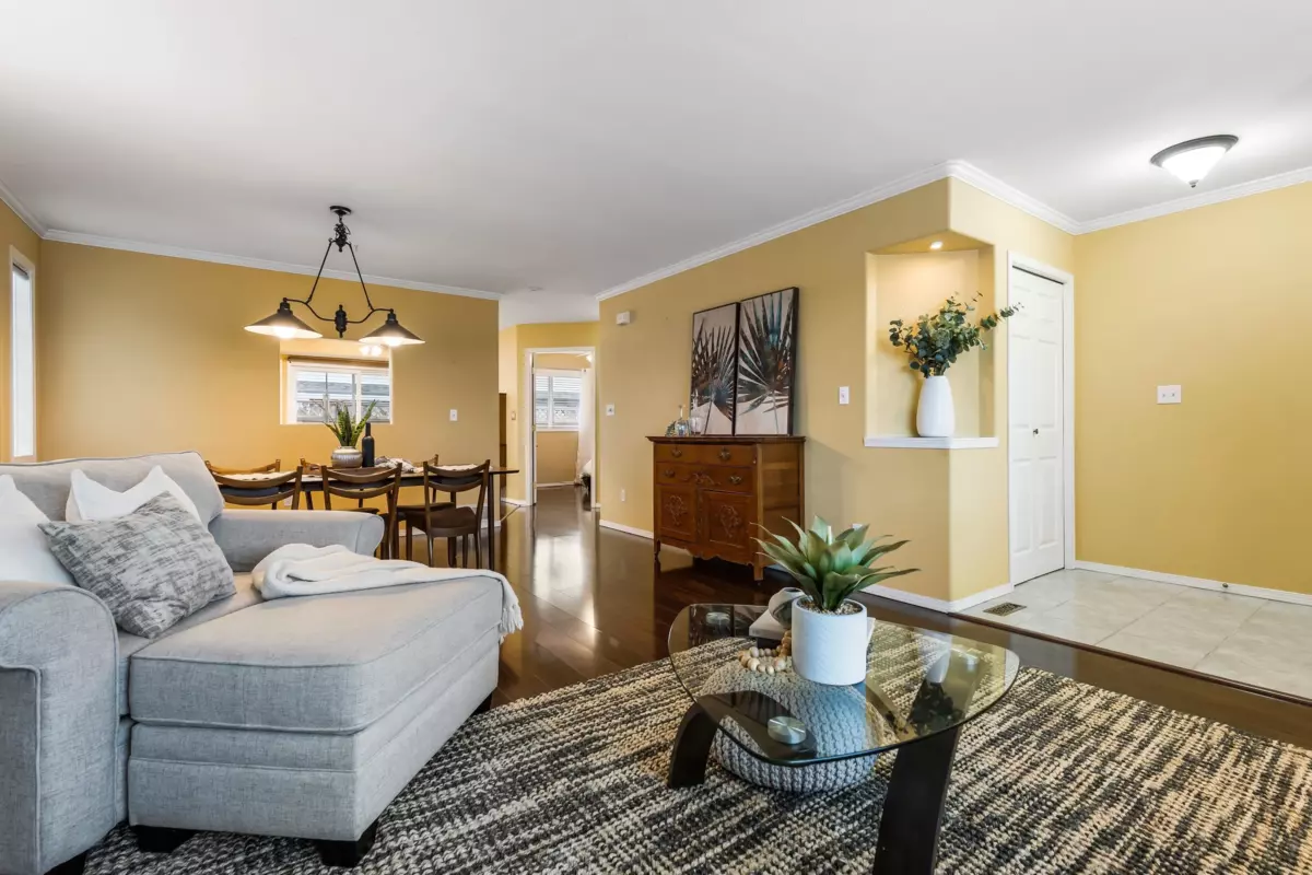 Dining Area Photo of 6 9420 Woodbine Street, Chilliwack, BC