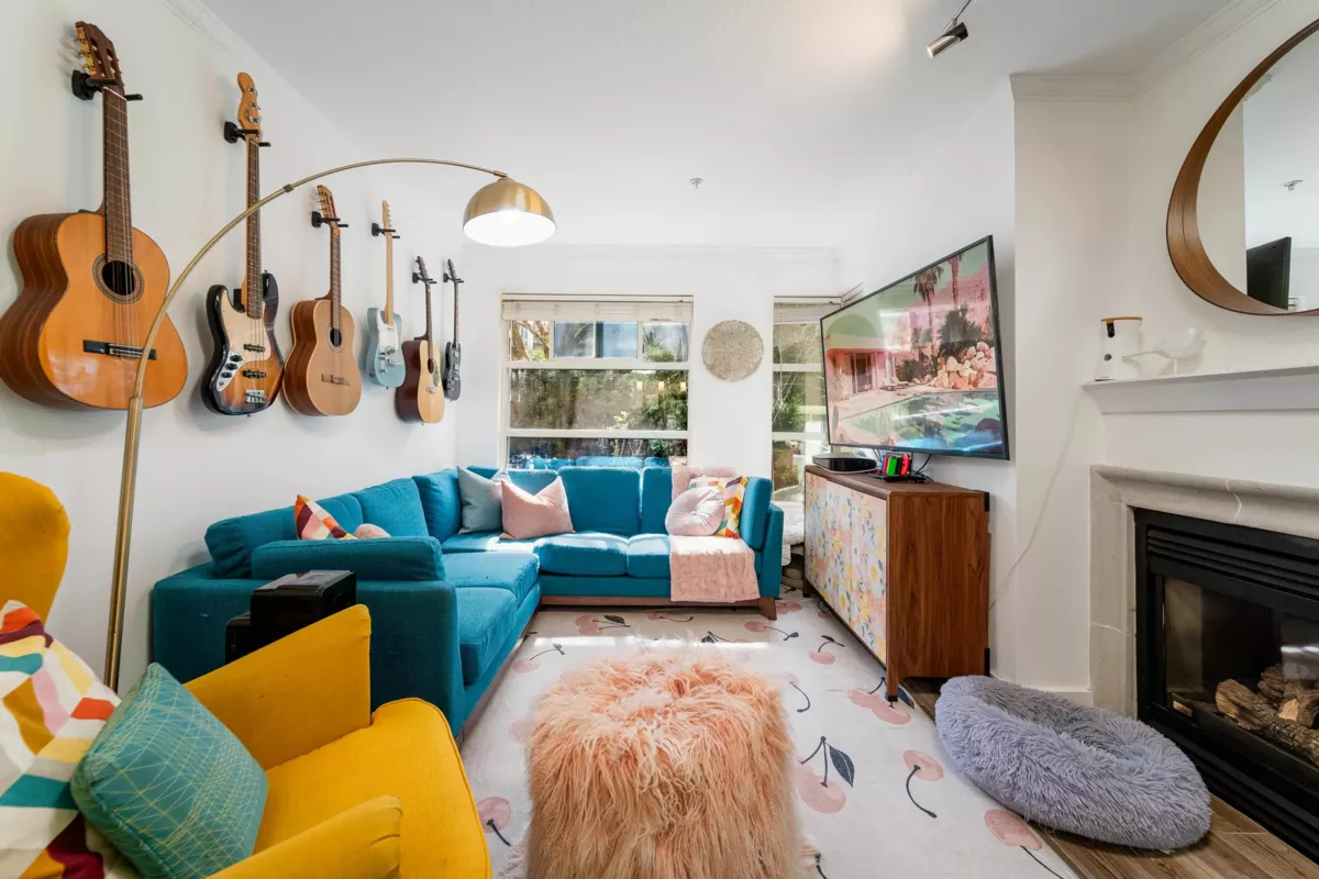 Living Room Photo of 104 2181 W 12th Avenue, Vancouver, BC
