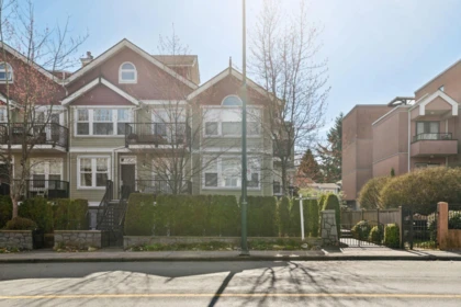 Backyard Photo of 978 W 16th Avenue, Vancouver, BC