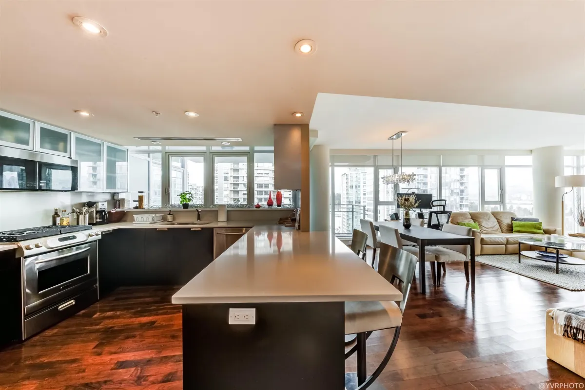 Dining Area Photo of 2102 1205 W Hastings Street, Vancouver, BC