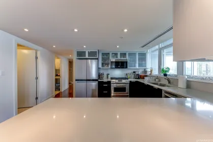 Kitchen Island Photo of 2102 1205 W Hastings Street, Vancouver, BC