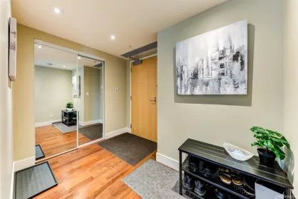 Laundry Room Photo of 2102 1205 W Hastings Street, Vancouver, BC