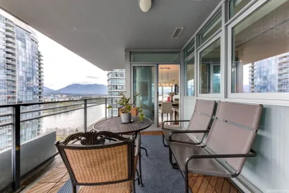 Loft / Bonus Room Photo of 2102 1205 W Hastings Street, Vancouver, BC