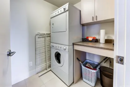 Office / Den Photo of 2102 1205 W Hastings Street, Vancouver, BC