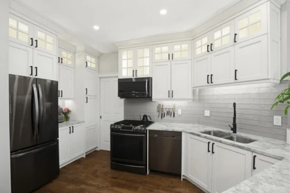 Kitchen Photo of 502 34101 Old Yale Road, Abbotsford, BC