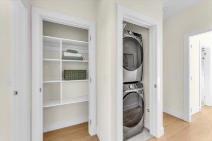 Guest Bathroom Photo of 4 10392 240a Street, Maple Ridge, BC