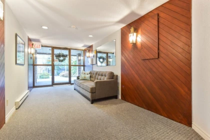 Hallway Photo of 301 15317 Thrift Avenue, White Rock, BC