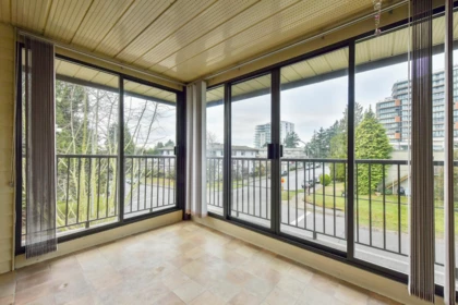 Mudroom Photo of 301 15317 Thrift Avenue, White Rock, BC