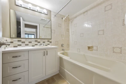 Office / Den Photo of 301 15317 Thrift Avenue, White Rock, BC