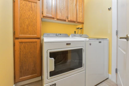 Primary Bathroom Photo of 301 15317 Thrift Avenue, White Rock, BC
