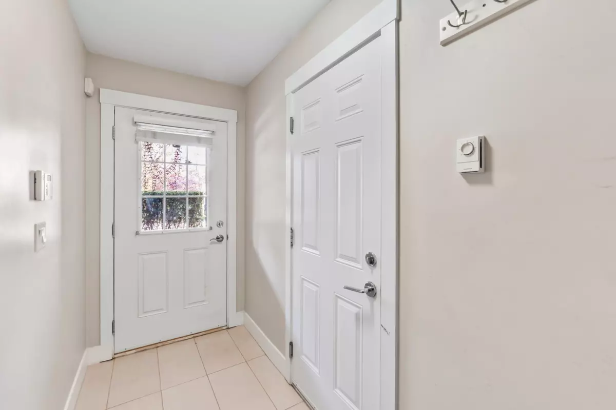 Family Room Photo of 64 6350 142 Street, Surrey, BC