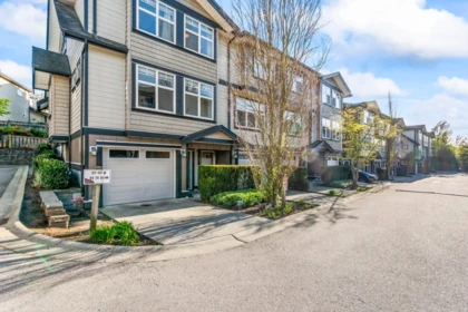 64 6350 142 Street, Surrey, BC, Surrey — Townhouse for sale