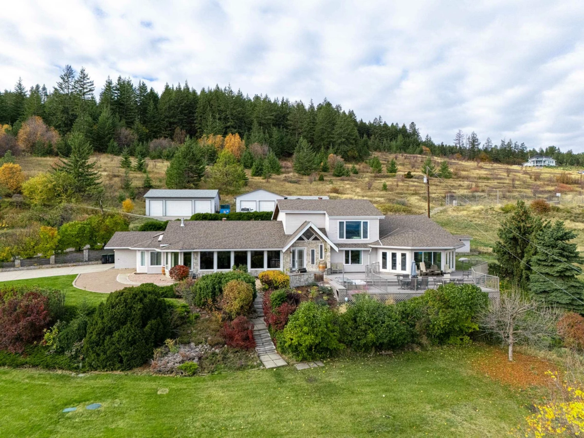 Exterior Front Photo of 3510 Gates Road, No City Value, BC