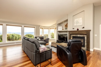 Kitchen Island Photo of 3510 Gates Road, No City Value, BC