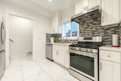 5258 Norfolk Street, Burnaby, BC, Burnaby — Half Duplex for sale