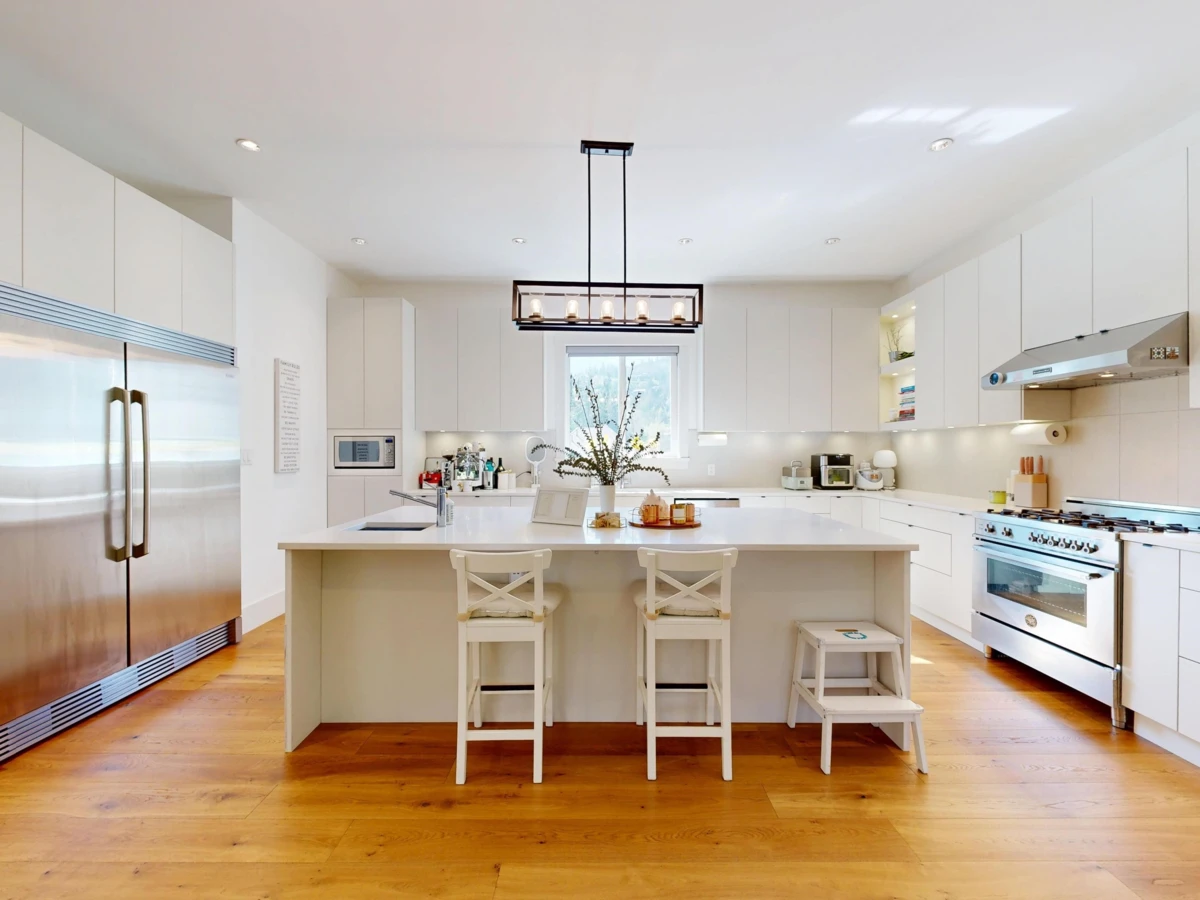 Dining Area Photo of 52 3295 Sunnyside Road, Anmore, BC