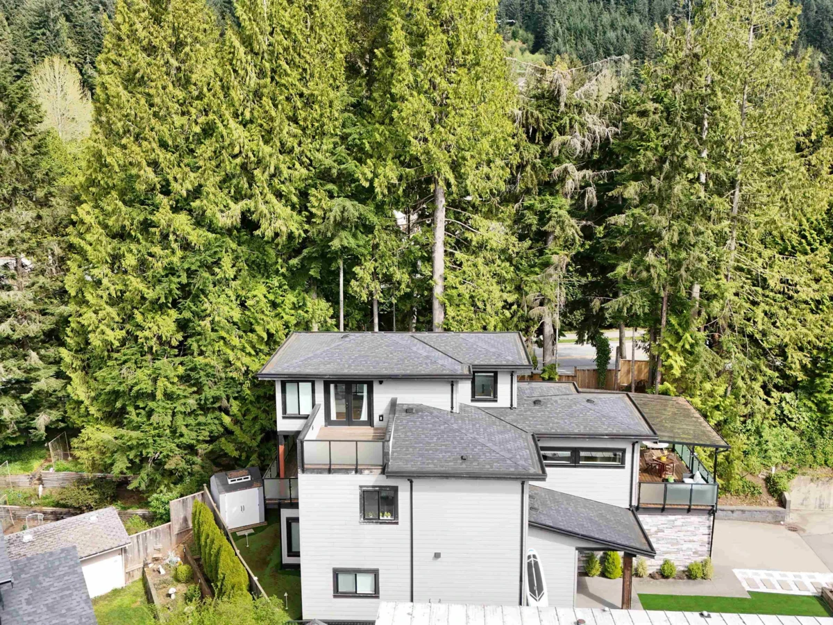 Living Room Photo of 52 3295 Sunnyside Road, Anmore, BC